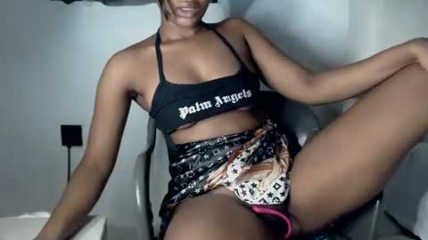 sonia  mis choco online show from April 20, 2026, 7:44 am