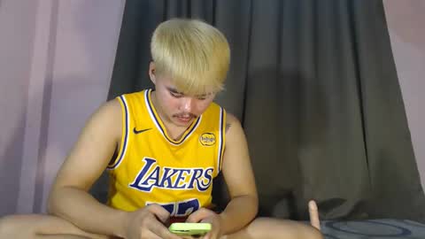 hot_emmanuel online show from April 12, 2026, 11:04 am