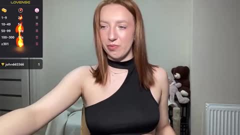 Lina online show from November 8, 2025, 8:07 pm