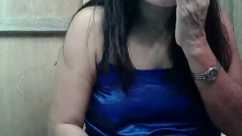 hotmama online show from February 23, 2025, 6:28 am