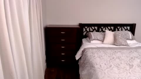 Snapshot of hot_milfy_mom chatting on July 2, 2026, 11:33 pm Rose Redwood online show from July 2, 2026, 11:33 pm