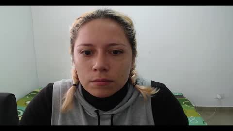 Mia online show from February 7, 2025, 1:43 pm