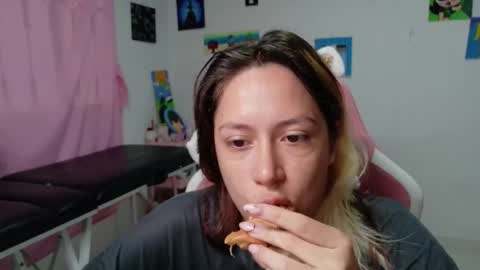 Mia online show from January 15, 2026, 1:26 pm