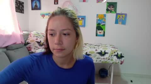 Mia online show from April 22, 2026, 3:57 pm