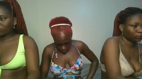 Hot petite online show from November 6, 2025, 7:04 pm