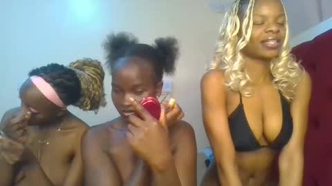 Snapshot of hot_petite1 chatting on June 7, 2026, 9:07 pm Hot petite online show from June 7, 2026, 9:07 pm