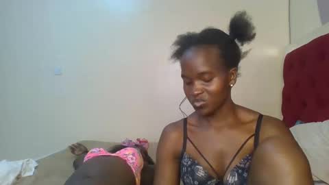 Snapshot of hot_petite1 chatting on June 11, 2026, 12:32 am Hot petite online show from June 11, 2026, 12:32 am
