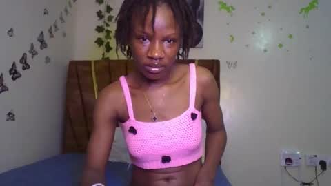 hot petite100 online show from November 8, 2025, 7:56 pm