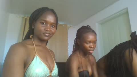 Snapshot of hot_petite12 chatting on June 28, 2026, 7:03 am Petite online show from June 28, 2026, 7:03 am