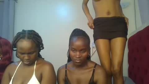 Snapshot of hot_petite12 chatting on July 12, 2026, 5:31 am Petite online show from July 12, 2026, 5:31 am