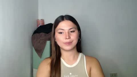 Nikki  online show from April 19, 2026, 3:00 pm