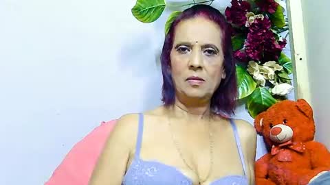 hot queen online show from June 24, 2026, 5:12 pm