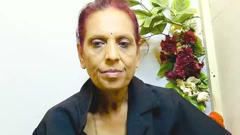 hot queen online show from June 27, 2026, 8:08 am