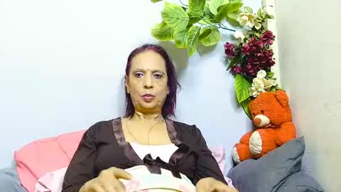 hot queen online show from June 30, 2026, 2:07 pm