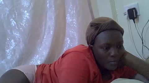 RAYLAH online show from February 8, 2026, 8:07 am