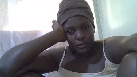 RAYLAH online show from April 10, 2026, 7:02 am