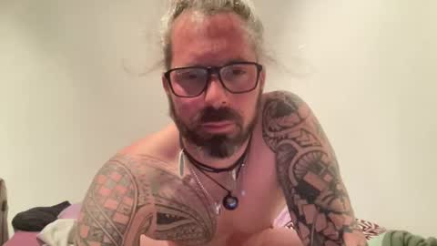 letmedoo2 online show from February 27, 2025, 7:04 pm