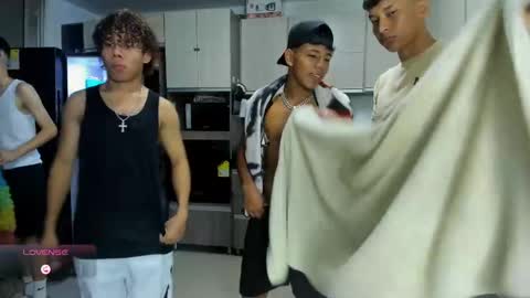 Snapshot of hot_sexmature chatting on October 8, 2025, 11:24 pm Vanesa Oliver and Andrew online show from October 8, 2025, 11:24 pm