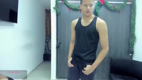 Snapshot of hot_sexmature chatting on December 19, 2025, 11:28 am Vanesa Oliver and Andrew online show from December 19, 2025, 11:28 am