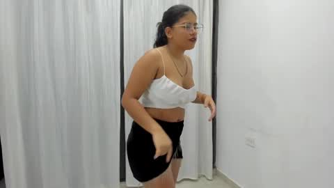 Vanesa Oliver and Andrew online show from April 29, 2026, 11:36 am