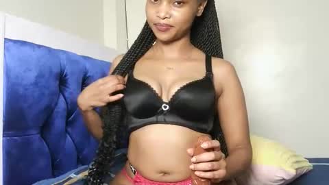 Snapshot of hot_sexy_babe chatting on May 21, 2026, 12:12 pm Bellah online show from May 21, 2026, 12:12 pm