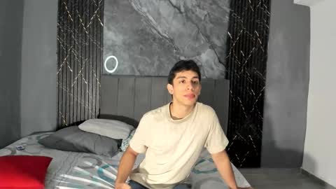 Hot Summer Boy online show from February 28, 2026, 11:44 am