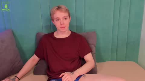 hot_twinkboy online show from March 8, 2025, 10:11 am