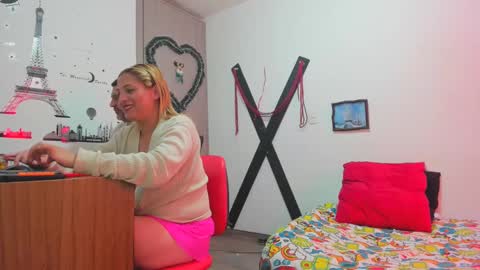 hotandfierylatinos online show from March 3, 2025, 1:09 pm