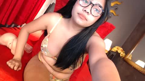 hotasian_gabby69 online show from December 19, 2024, 9:06 pm