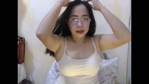 hotasianyue69 online show from May 21, 2026, 4:25 pm