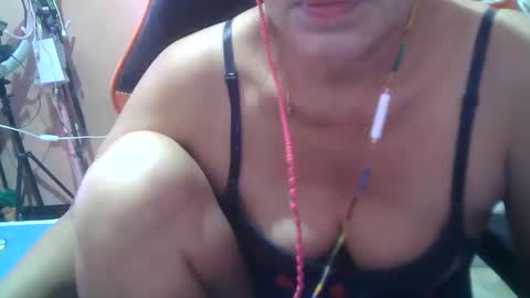 hotbetty_45 online show from January 23, 2025, 2:23 am