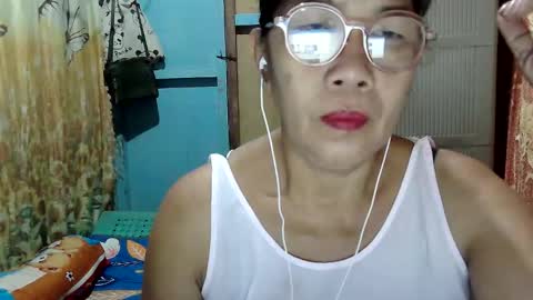 hotbetty_45 online show from April 12, 2026, 10:48 pm