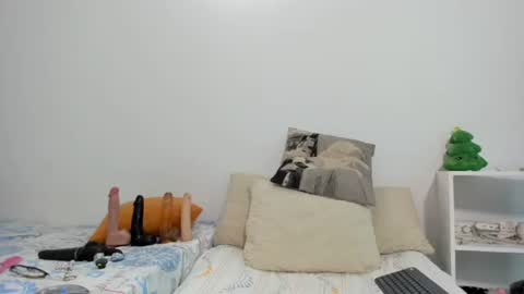 HotBlonde47 online show from December 4, 2025, 12:14 pm