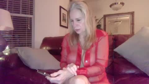 hotblondemilf1962 online show from January 11, 2025, 4:38 am