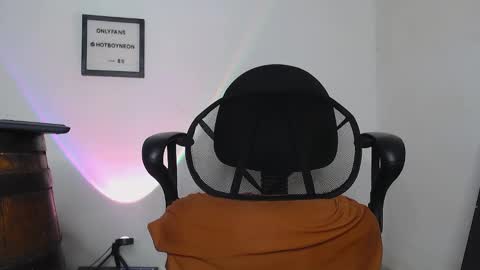 Alex Neon online show from January 5, 2025, 3:23 pm