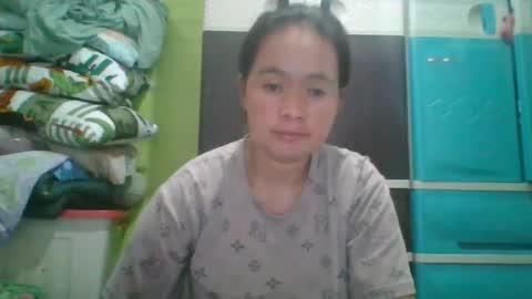 hotchicks4uxx online show from February 24, 2025, 4:27 am