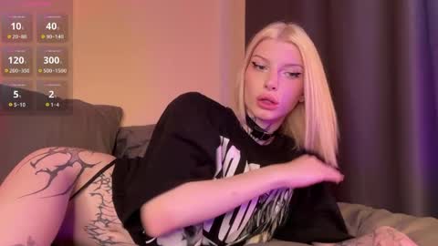 hotchubently online show from April 12, 2026, 11:15 am