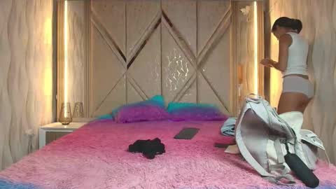 hotcouple_222 online show from February 25, 2026, 7:18 am