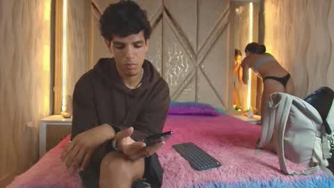 hotcouple_222 online show from March 3, 2026, 7:25 am