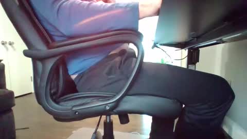 hotdog1124 online show from December 1, 2025, 2:22 pm