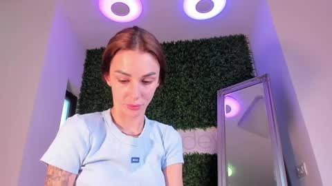 hotfallingdevil online show from June 6, 2026, 5:23 am
