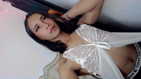 hotgirl_krisxx online show from October 4, 2025, 6:22 am