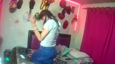 Snapshot of hotgui84 chatting on February 25, 2026, 2:43 am hotgui84 online show from February 25, 2026, 2:43 am