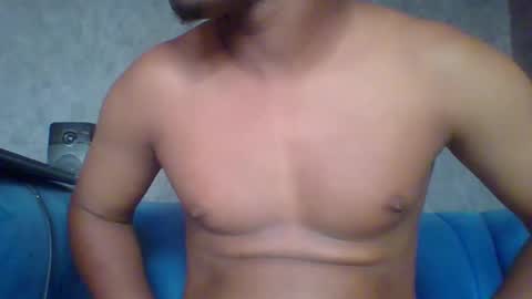 hotguyy001 online show from February 13, 2025, 6:30 am