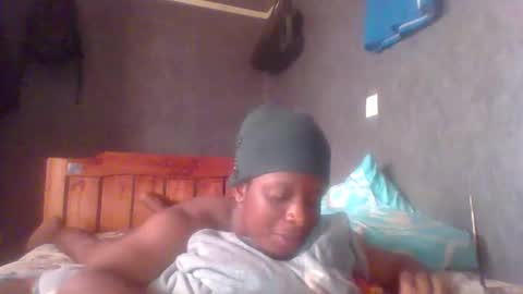 hotguyy001 online show from February 18, 2025, 1:55 pm