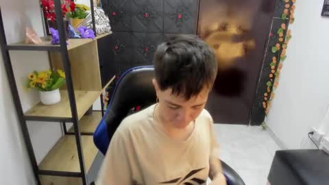 hannah online show from April 21, 2026, 2:51 am