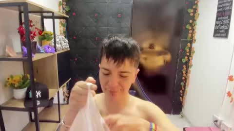 hannah online show from April 22, 2026, 2:25 am