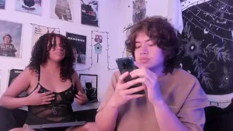 Sam and Nico online show from September 17, 2025, 2:30 pm