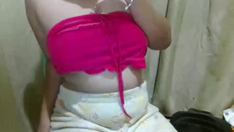 hotiemorenagurl18 online show from September 9, 2025, 12:37 pm