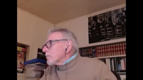 hotlux_54 online show from November 18, 2025, 9:19 pm